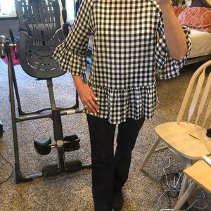 Black/White Checked/Size XS/ Ruffles/ DownEast
